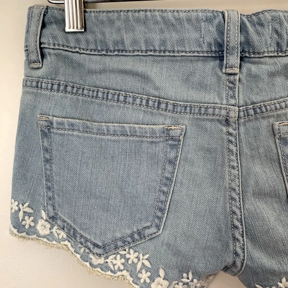Garage size 0 Flirty jean short - Picture 7 of 9